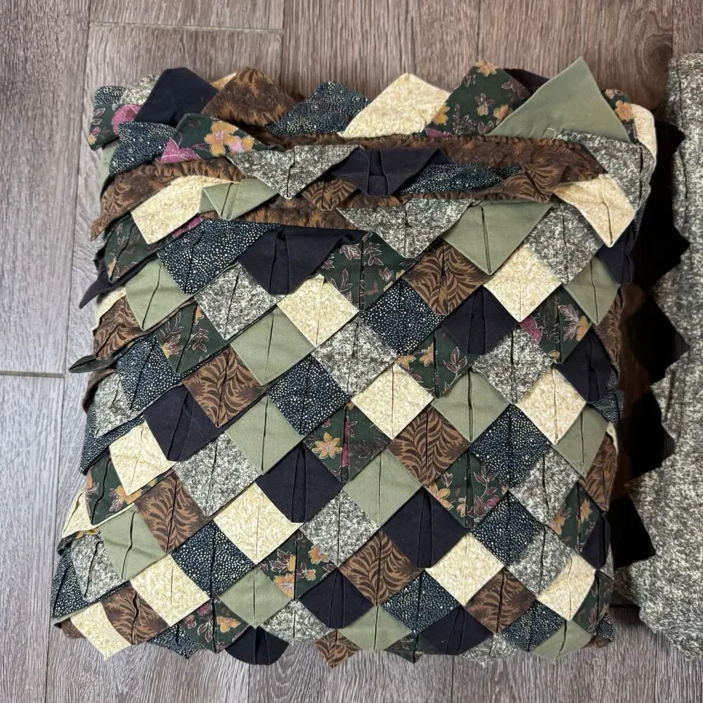 2x Donna Sharp 2002 Quilted Square Pillows 16